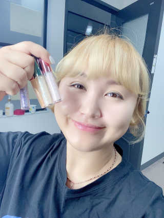 [블랙루즈] 펄블리 아이 글리터 4종 중 택 1 — 5점을 준 리뷰어가 2020년 6월 올린 사용 사진