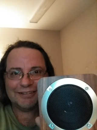 SEVIZ MINI10W 레트로 블루투스 스피커 — 5점을 준 리뷰어가 2020년 6월 올린 사용 사진