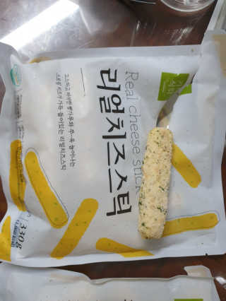 가치식탁 리얼치즈스틱, 리얼크림치즈볼 — 5점을 준 리뷰어가 2020년 8월 올린 사용 사진