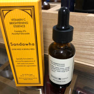 [스킨큐어] 산다화 비타민C 화이트닝 에센스 30ml — 5점을 준 리뷰어가 2020년 4월 올린 사용 사진