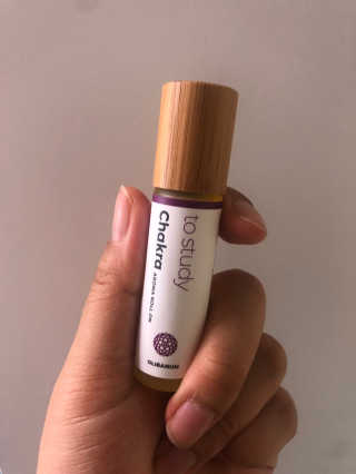 무니스튜디오 차크라 아로마 롤온 7종 10ml — 4.5점을 준 리뷰어가 2020년 5월 올린 사용 사진
