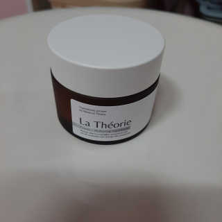 La Theorie Hydrating Ingredients | 하이드레이팅 인그레이디언츠 — 4점을 준 리뷰어가 2020년 5월 올린 사용 사진