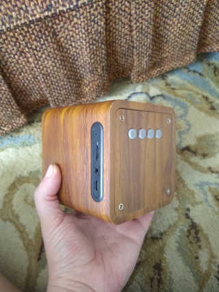 SEVIZ MINI10W 레트로 블루투스 스피커 — 5점을 준 리뷰어가 2020년 10월 올린 사용 사진