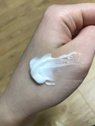 인그람스 캠퍼 크림 오리지널 300ml — 5점을 준 리뷰어가 2020년 4월 올린 사용 사진