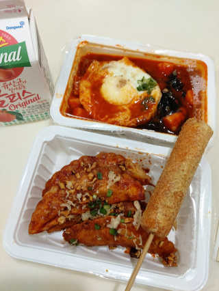 죠스떡볶이 [죠스푸드] 짜빠떡볶이+떡또그+범벅만두 신메뉴 3종 — 3점을 준 리뷰어가 2020년 4월 올린 사용 사진