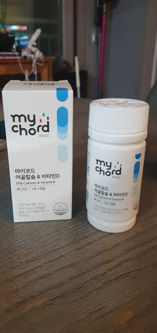 JW중외제약 마이코드 어골칼슘 비타민D — 3점을 준 리뷰어가 2020년 8월 올린 사용 사진