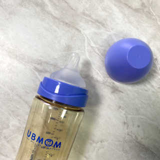 유비맘 PPSU 젖병 노꼭지_260ml_컬러 랜덤 발송 — 5점을 준 리뷰어가 2020년 10월 올린 사용 사진