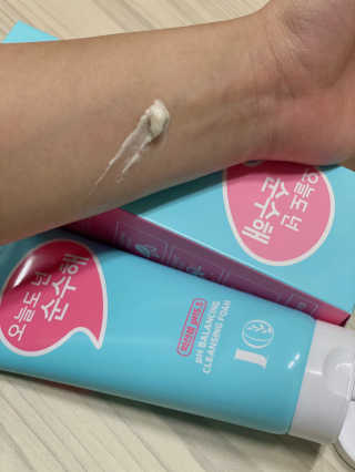IO 아이오 오늘도 넌 순수해 - 약산성 클렌징폼 — 3.5점을 준 리뷰어가 2020년 12월 올린 사용 사진