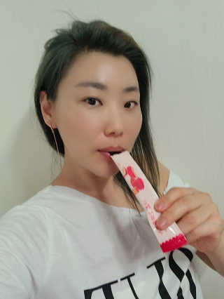 365더건강 에버뷰티 석류콜라겐 젤리 — 5점을 준 리뷰어가 2020년 6월 올린 사용 사진
