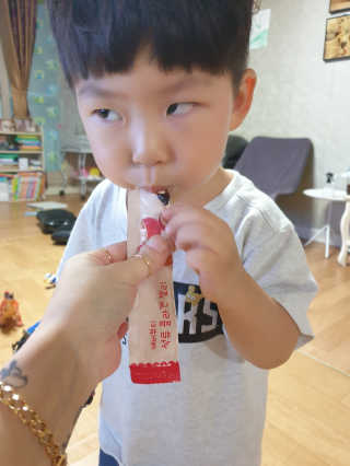 365더건강 에버뷰티 석류콜라겐 젤리 — 5점을 준 리뷰어가 2020년 8월 올린 사용 사진