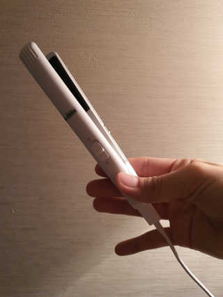 모즈헤어 휴대용 미니 고데기 — 4점을 준 리뷰어가 2020년 11월 올린 사용 사진