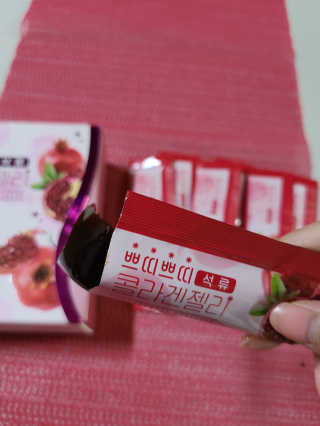 헬스업_쁘띠쁘띠석류콜라겐젤리_20g x 14포 — 4.5점을 준 리뷰어가 2020년 8월 올린 사용 사진