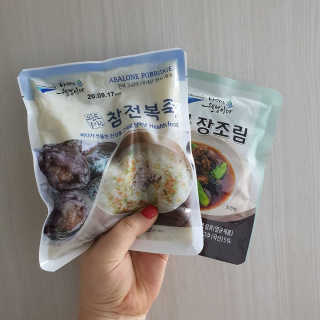 바다는다웰빙이다 완도사랑 전복죽 250g - 2팩 + 전복장조림 2팩 — 3점을 준 리뷰어가 2020년 8월 올린 사용 사진