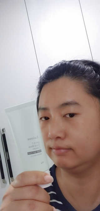 [루런트] 약산성 듀얼 블럭 크림 — 4.5점을 준 리뷰어가 2020년 5월 올린 사용 사진