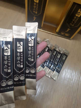 헬스업_천명진프리미엄홍삼스틱_10ml x 30포 — 4.5점을 준 리뷰어가 2020년 7월 올린 사용 사진