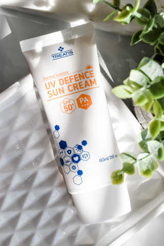 트리티스 US [TREATIS] UV Defence Sun Cream PA+++ / SPF50+ — 5점을 준 리뷰어가 2020년 10월 올린 사용 사진