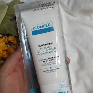 바이오믹 BIOMEEK SENSIMETIC MILD ACID CLEANSER — 4점을 준 리뷰어가 2020년 6월 올린 사용 사진