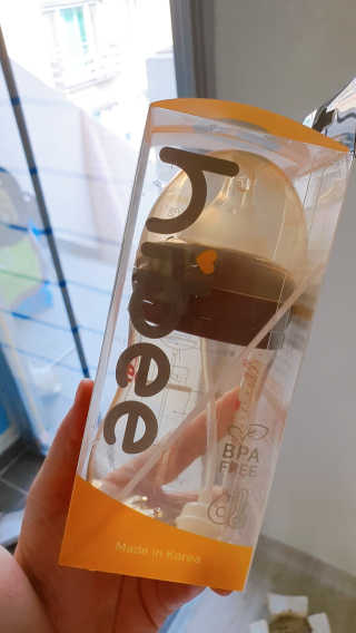 하이비코리아 앉아서나서서먹는젖병 하이비 PPSU 빨대젖병 — 5점을 준 리뷰어가 2020년 6월 올린 사용 사진