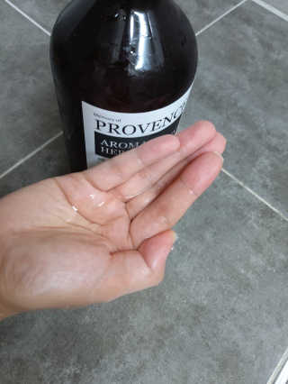 프로방스 화이트머스크 퍼퓸 샴푸 1000ml 업그레이드 — 5점을 준 리뷰어가 2020년 8월 올린 사용 사진
