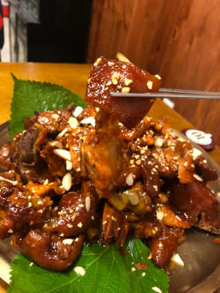 [동네맛집족발] 4개 족발 중 택1 — 5점을 준 리뷰어가 2020년 8월 올린 사용 사진