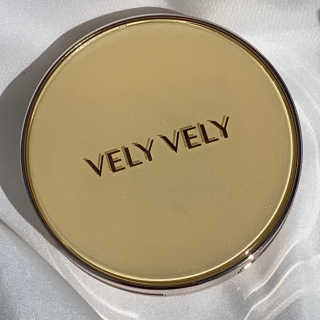 VELY VELY 아우라 허니 글로우 쿠션 — 5점을 준 리뷰어가 2020년 4월 올린 사용 사진