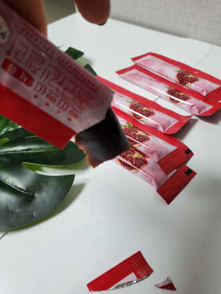 헬스업_쁘띠쁘띠석류콜라겐젤리_20g x 14포 — 5점을 준 리뷰어가 2020년 10월 올린 사용 사진