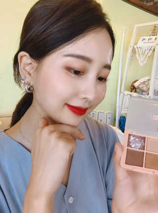 [블랙루즈] 크리스탈 하트 락 섀도우 4종 중 택1 — 5점을 준 리뷰어가 2020년 9월 올린 사용 사진