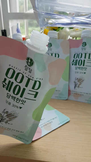 [꾸콤] 참참 OOTD쉐이크 담백한 일주일세트 50g x 5 — 5점을 준 리뷰어가 2020년 9월 올린 사용 사진