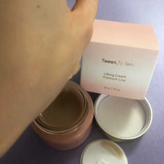 Tween.Ty Skin 트웬티스킨 리프팅 크림 프리미엄 라인 — 5점을 준 리뷰어가 2020년 9월 올린 사용 사진
