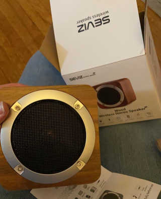 SEVIZ MINI10W 레트로 블루투스 스피커 — 5점을 준 리뷰어가 2020년 10월 올린 사용 사진