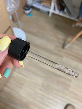 [스킨큐어] 산다화 비타민C 화이트닝 에센스 30ml — 4점을 준 리뷰어가 2020년 4월 올린 사용 사진