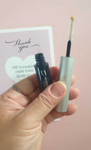 닥터존스킨 눈썹자라 — 4점을 준 리뷰어가 2020년 8월 올린 사용 사진
