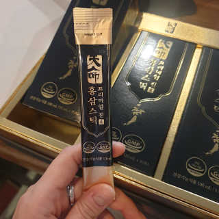 헬스업_천명진프리미엄홍삼스틱_10ml x 30포 — 1점을 준 리뷰어가 2020년 12월 올린 사용 사진