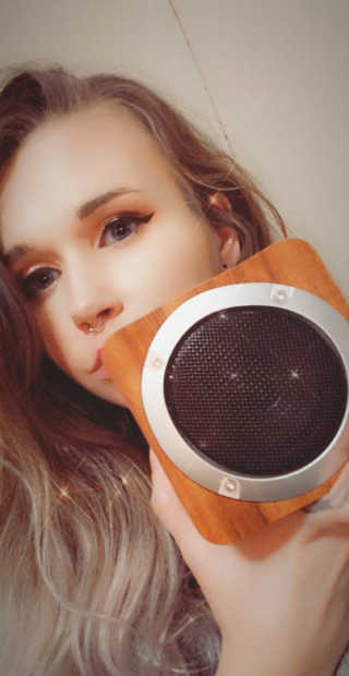 SEVIZ MINI10W 레트로 블루투스 스피커 — 5점을 준 리뷰어가 2020년 10월 올린 사용 사진