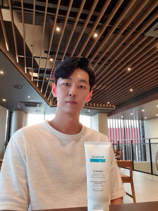 바이오믹 BIOMEEK SENSIMETIC MILD ACID CLEANSER — 5점을 준 리뷰어가 2020년 8월 올린 사용 사진