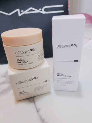 어글리프루프 크림 바이어글리 하이드레이션 샤워 50ml — 5점을 준 리뷰어가 2020년 11월 올린 사용 사진