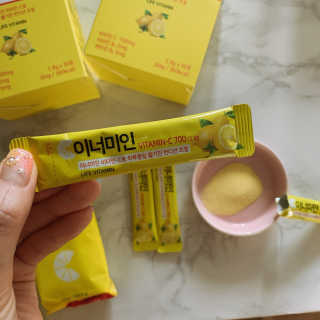 이너미인 VITAMIN-C 700 — 5점을 준 리뷰어가 2020년 8월 올린 사용 사진
