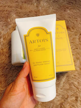 아르투아 ARTOIS 꽃밭에 누운듯 은은한 꽃향기, 아르투아 자르 바디로션 — 5점을 준 리뷰어가 2020년 7월 올린 사용 사진