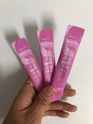 서울약사신협_내몸애뷰티저분자콜라겐_2.5g 50포 — 5점을 준 리뷰어가 2020년 5월 올린 사용 사진