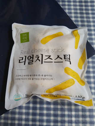 가치식탁 리얼치즈스틱, 리얼크림치즈볼 — 5점을 준 리뷰어가 2020년 6월 올린 사용 사진