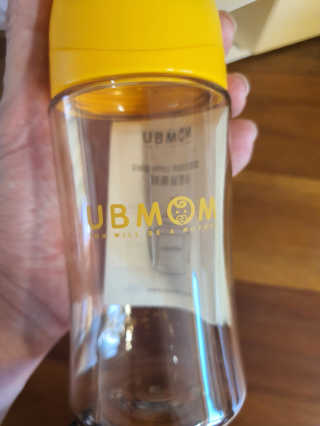 유비맘 PPSU 젖병 노꼭지_260ml_컬러 랜덤 발송 — 3점을 준 리뷰어가 2020년 10월 올린 사용 사진