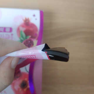 헬스업_쁘띠쁘띠석류콜라겐젤리_20g x 14포 — 3점을 준 리뷰어가 2020년 9월 올린 사용 사진