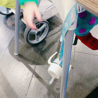 유비맘 젖병 빨대컵 다용도 홀더 1+1 _ 컬러 랜덤 발송 — 5점을 준 리뷰어가 2020년 11월 올린 사용 사진