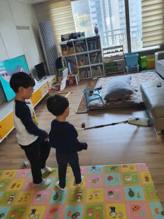 바네스데코 클리닝 스프레이 밀대 막대 바닥 밀걸레 물걸레 청소기 — 1점을 준 리뷰어가 2020년 4월 올린 사용 사진