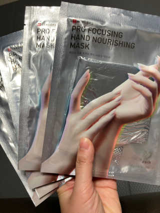 리더스코스메틱 리더스 프로 포커싱 핸드 너리싱 마스크/5매 — 5점을 준 리뷰어가 2020년 10월 올린 사용 사진