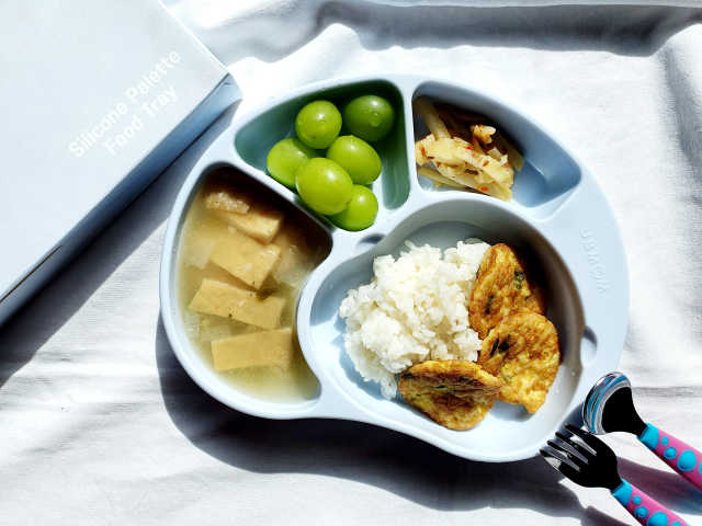 유비맘 캐릭터 실리콘 흡착 식판_색상 랜덤발송 리뷰 사진