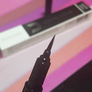 뷰티움얼티밋아이라이너 비비드 블랙 — 4점을 준 리뷰어가 2020년 5월 올린 사용 사진