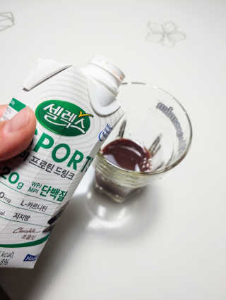 셀렉스스포츠 셀렉스 스포츠 드링크 초콜릿 _ 330ml x 12팩 — 4.5점을 준 리뷰어가 2020년 11월 올린 사용 사진