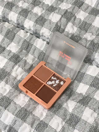 [블랙루즈] 크리스탈 하트 락 섀도우 4종 중 택1 — 4점을 준 리뷰어가 2020년 9월 올린 사용 사진