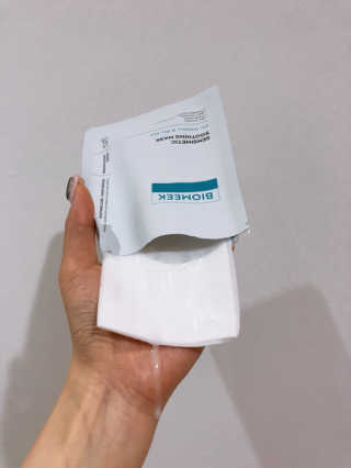 바이오믹 BIOMEEK SENSIMETIC SOOTHING MASK.S — 4.5점을 준 리뷰어가 2020년 7월 올린 사용 사진